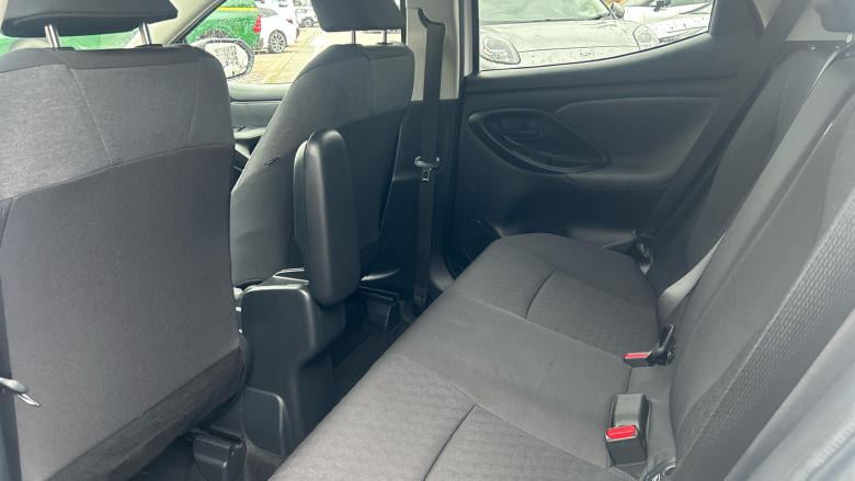 Toyota Yaris 1.5 Hybrid Design 5dr CVT Hybrid Hatchback